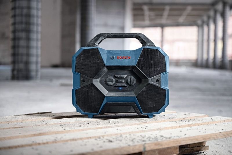 EAN 4053423301649 - Bosch GPB 18V-6 C Professional Sistema de altavoz portátil 2.1 Azul 24 W imagen 2