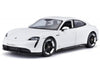 EAN 4893993002764 - BBURAGO Porsche Taycan 1:24 Modelo a escala de coche superdeportivo Previamente montado imagen 1