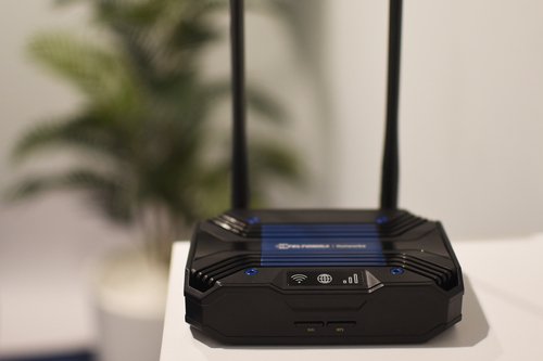 EAN 4251876987377 - Teltonika TCR100 router inalámbrico Ethernet rápido Doble banda (2,4 GHz / 5 GHz) 4G Negro imagen 11
