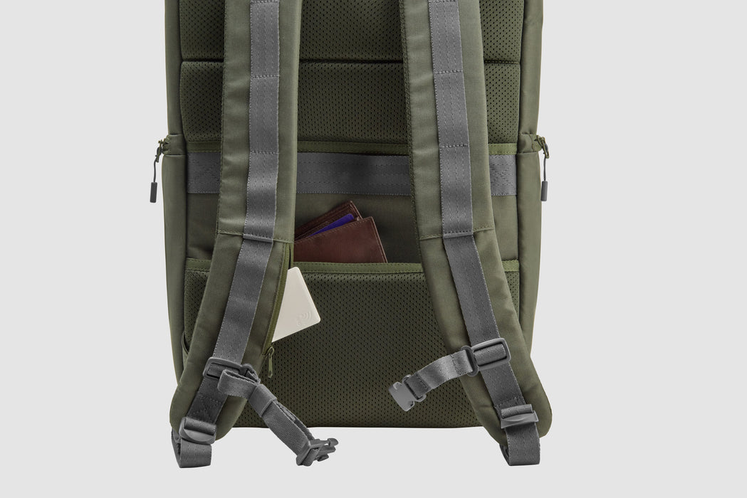EAN 0197961660425 - HP 15.6 Modular Laptop Backpack 39,6 cm (15.6") Verde, Gris imagen 8