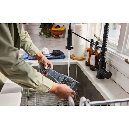 EAN 5035048840672 - Black & Decker DVD320J-QW aspiradora de mano Negro Sin bolsa imagen 9