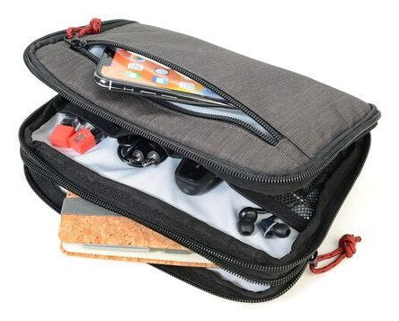 EAN 4024023022166 - TROIKA BUSINESS TECH POUCH 2 organizador personal Poliéster Negro, Gris imagen 3