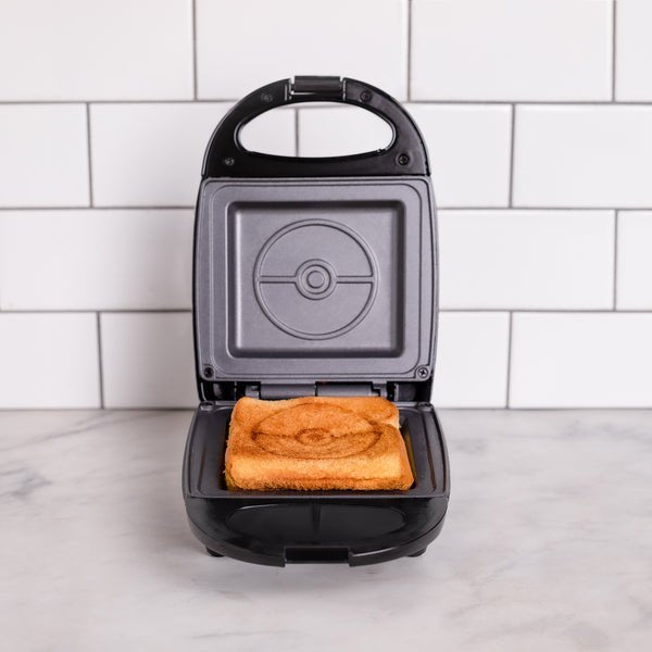 EAN 0840790145624 - Uncanny Brands Pokémon Poké Ball sandwichera Negro, Rojo, Blanco imagen 7