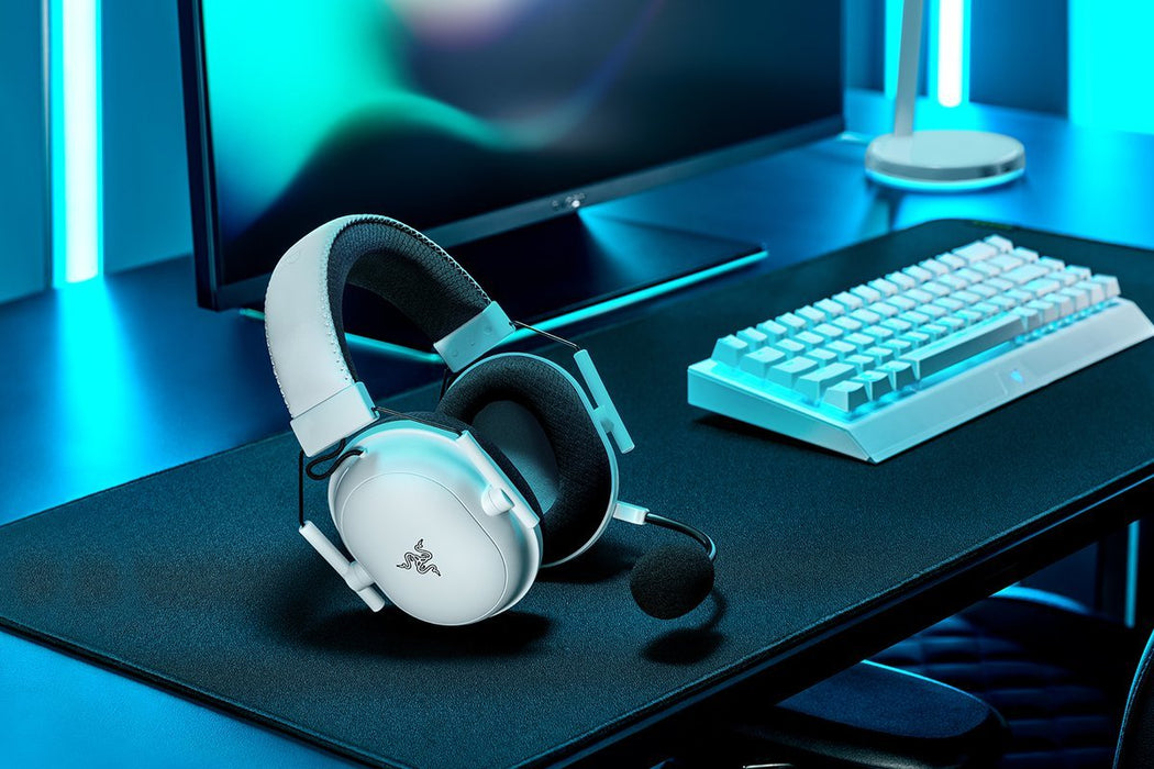 EAN 8886419379447 - Razer BlackShark V2 Pro Auriculares Inalámbrico Diadema Juego Blanco imagen 4