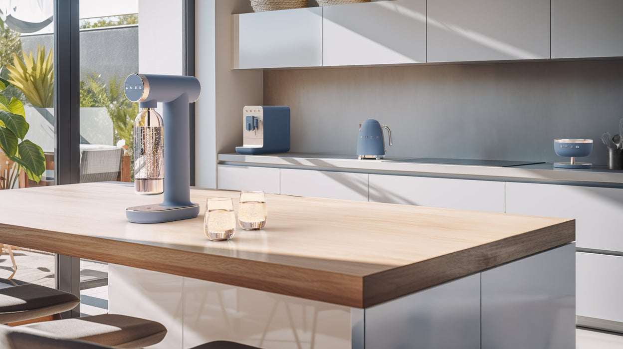 EAN 8017709343736 - Smeg KLF03SBMEU tetera eléctrica 1,7 L 2400 W Azul imagen 16