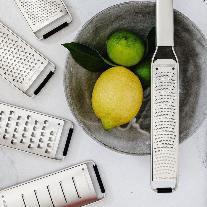 EAN 98399590202 - Microplane 59020 cortador de verduras en espiral o rallador manual Rallador plano Gris, Acero inoxidable imagen 9