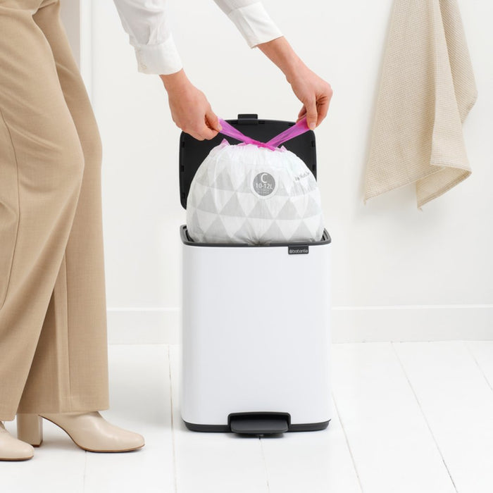 EAN 8710755236907 - Brabantia Bo Pedal Bin 12 L Rectangular Acero Blanco imagen 3