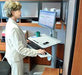 EAN 698833010893 - Ergotron WorkFit C-Mod, Single Display Sit-Stand Workstation 68,6 cm (27") Piso Gris imagen 3