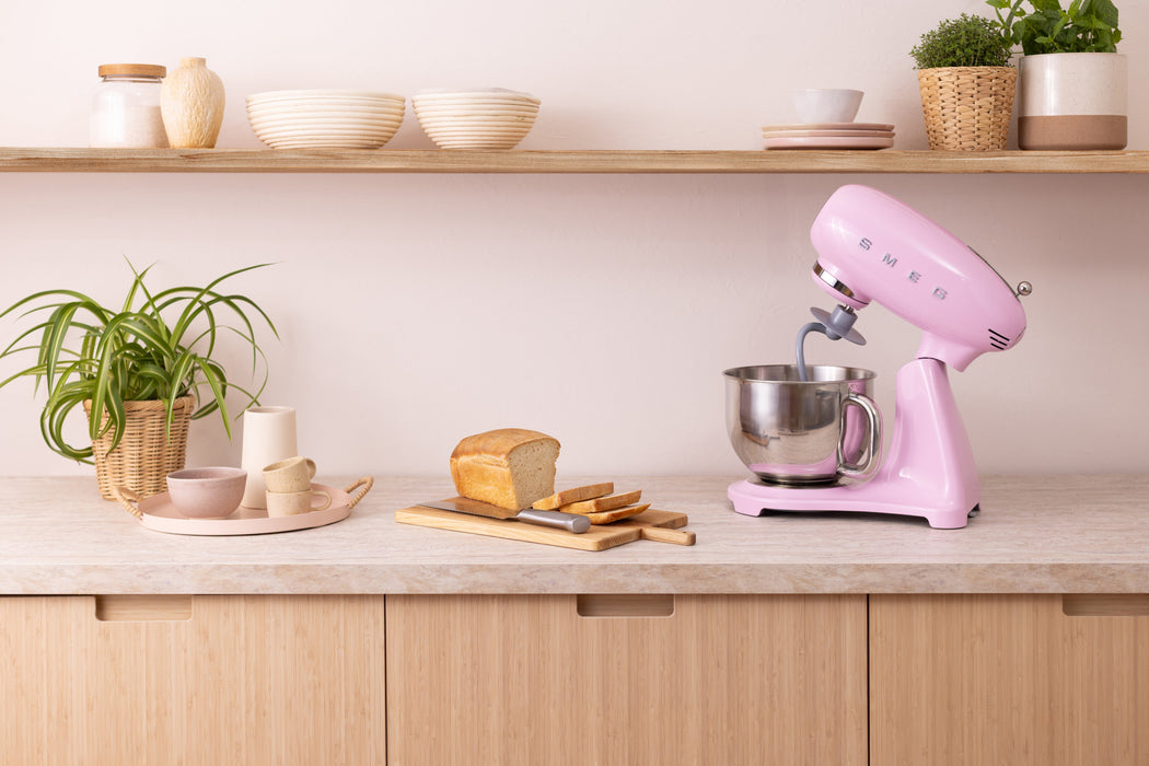 EAN 8017709353810 - Smeg SMF05PKEU batidora Batidora de varillas 1000 W Rosa imagen 13
