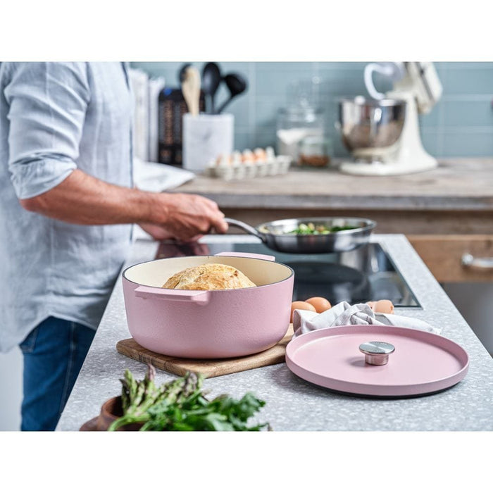 EAN 4894871026421 - KitchenAid CC007430-001 olla sopera 3,3 L Rosa hierro fundido imagen 8