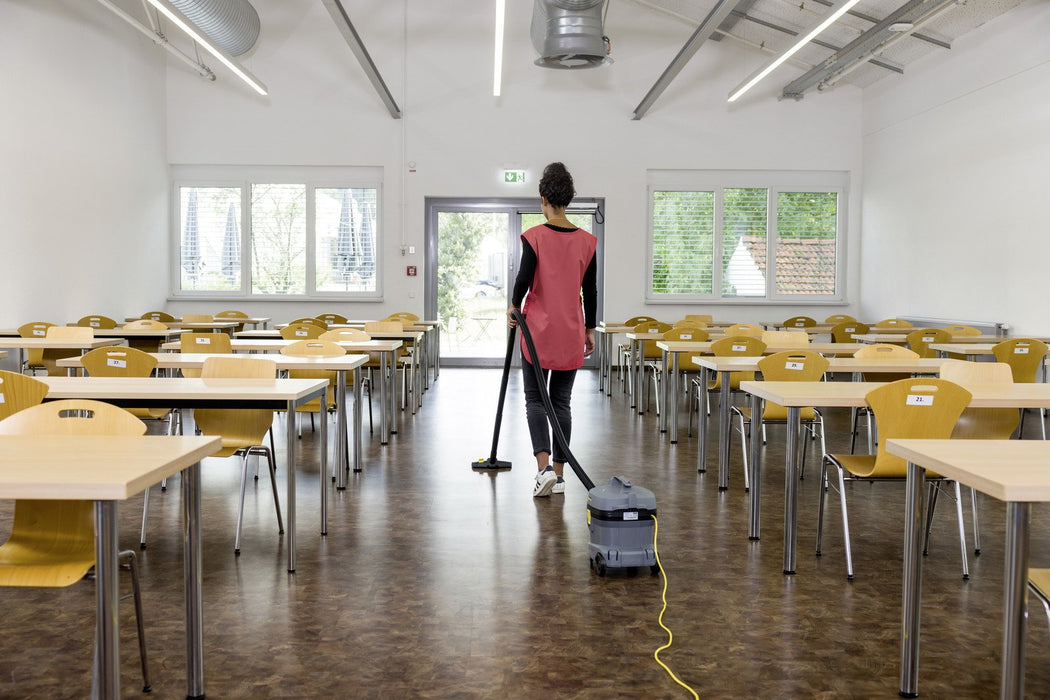 EAN 4054278774671 - Kärcher T 11/1 Classic HEPA 11 L Secar 850 W imagen 8