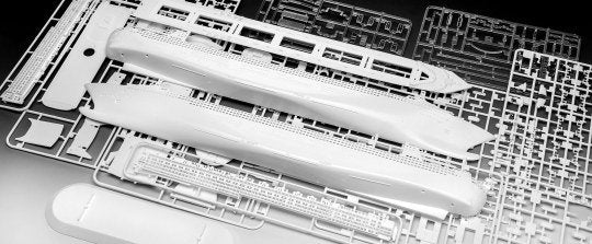 EAN 4009803052311 - Revell Queen Mary 2 Maqueta de transatlántico Kit de montaje 1:700 imagen 7