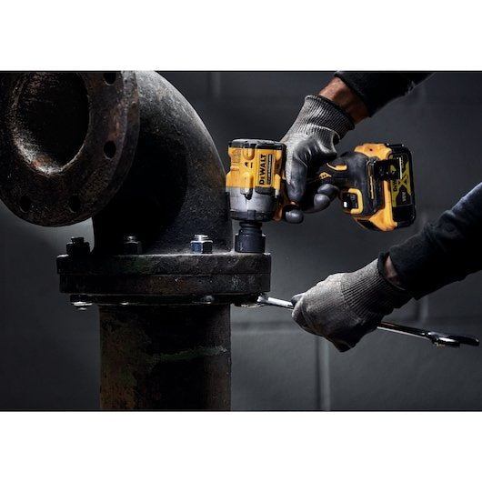 EAN 5035048743683 - DeWALT DCF921NT-XJ atornilladora de impacto con batería 1/2" 600 Nm Negro, Amarillo 18 V imagen 8