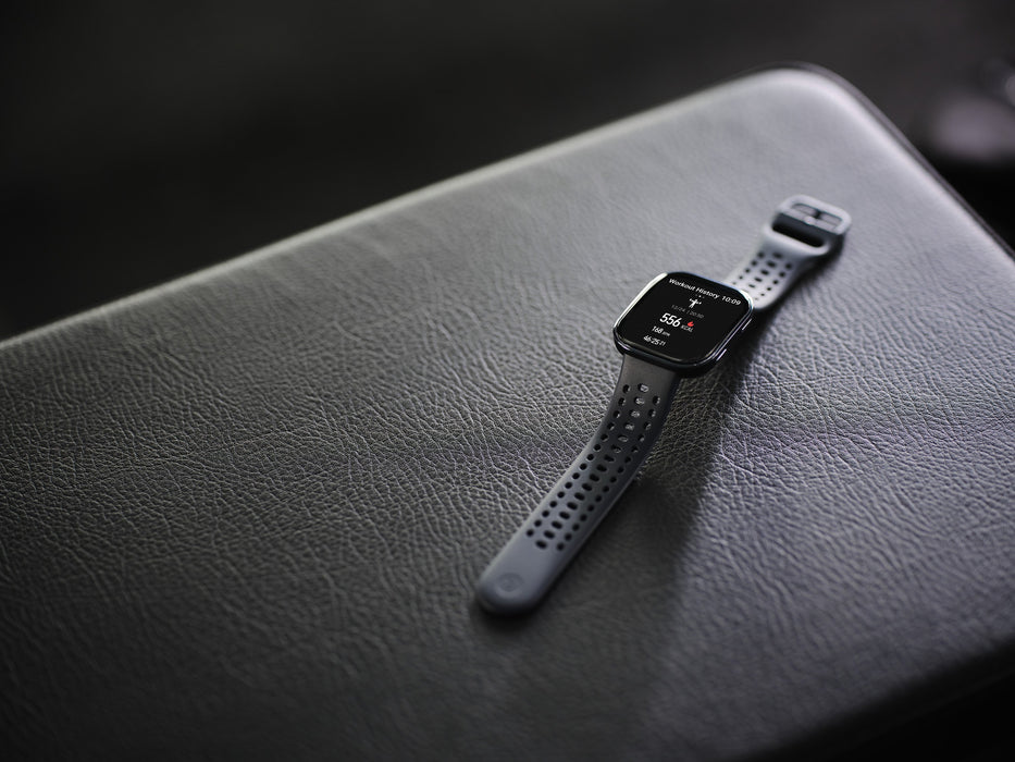 EAN 6970100377989 - Amazfit Bip 6 Charcoal 5 cm (1.97") AMOLED Digital 390 x 450 Pixeles Pantalla táctil Plata GPS (satélite) imagen 4