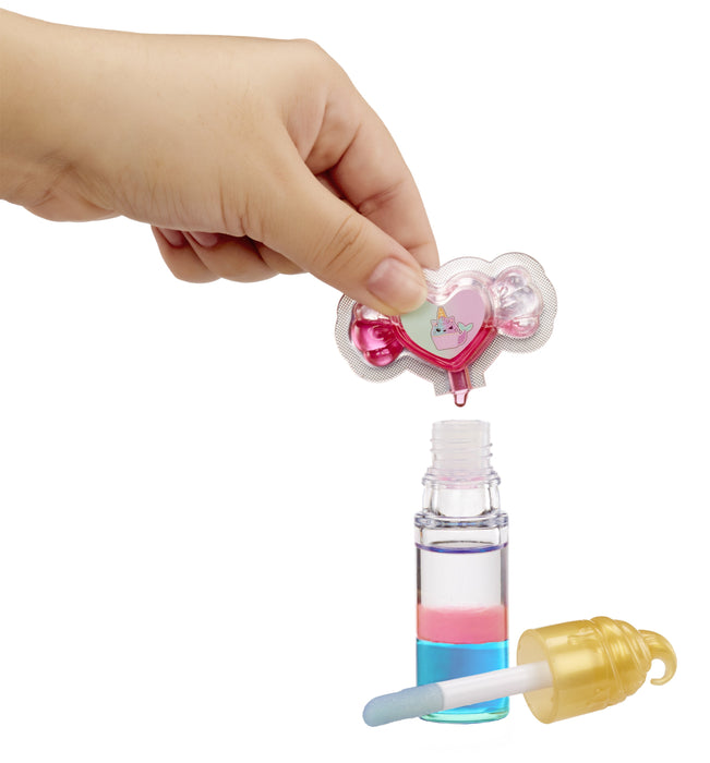 EAN 35051546085 - MGA Entertainment Yummiland Mystery Lip Gloss Doll - Phoebe Frappe imagen 4
