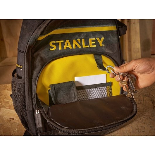 EAN 3253561723353 - Stanley STST1-72335 mochila Mochila de senderismo Negro, Amarillo Nylon imagen 5
