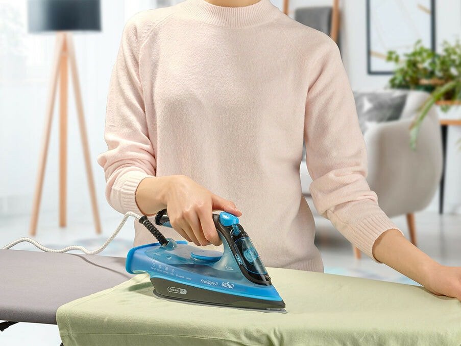 EAN 8021098001948 - Braun FI3194BK Plancha a vapor Suela de cerámica 2400 W Negro, Azul imagen 5