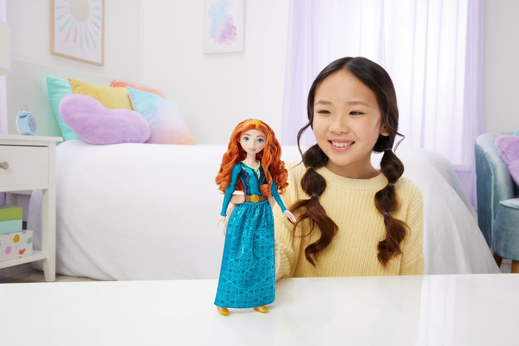 EAN 0194735120314 - Disney Princess HLW13 muñeca imagen 2