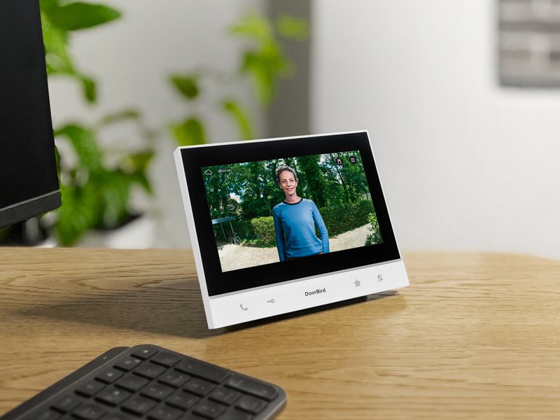 EAN 4251489614028 - DoorBird A1103T sistema de intercomunicación de video 17,8 cm (7") Blanco, Negro imagen 3