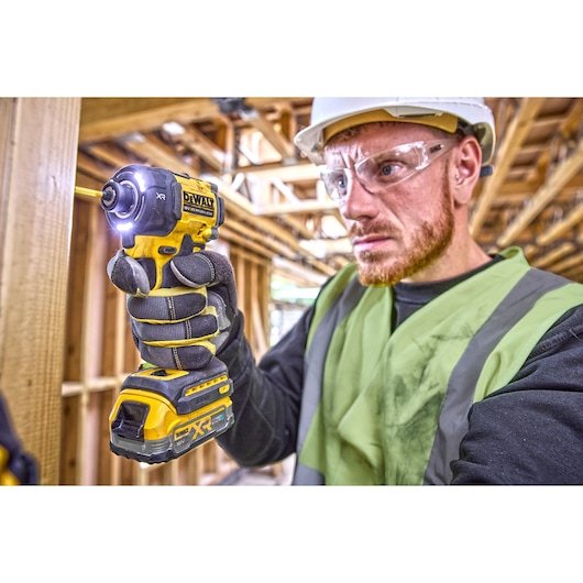 EAN 5035048832530 - DeWALT DCF870E2T-QW atornilladora de impacto con batería 1/4" 3000 RPM 56 Nm Negro, Amarillo 500 W 18 V imagen 7