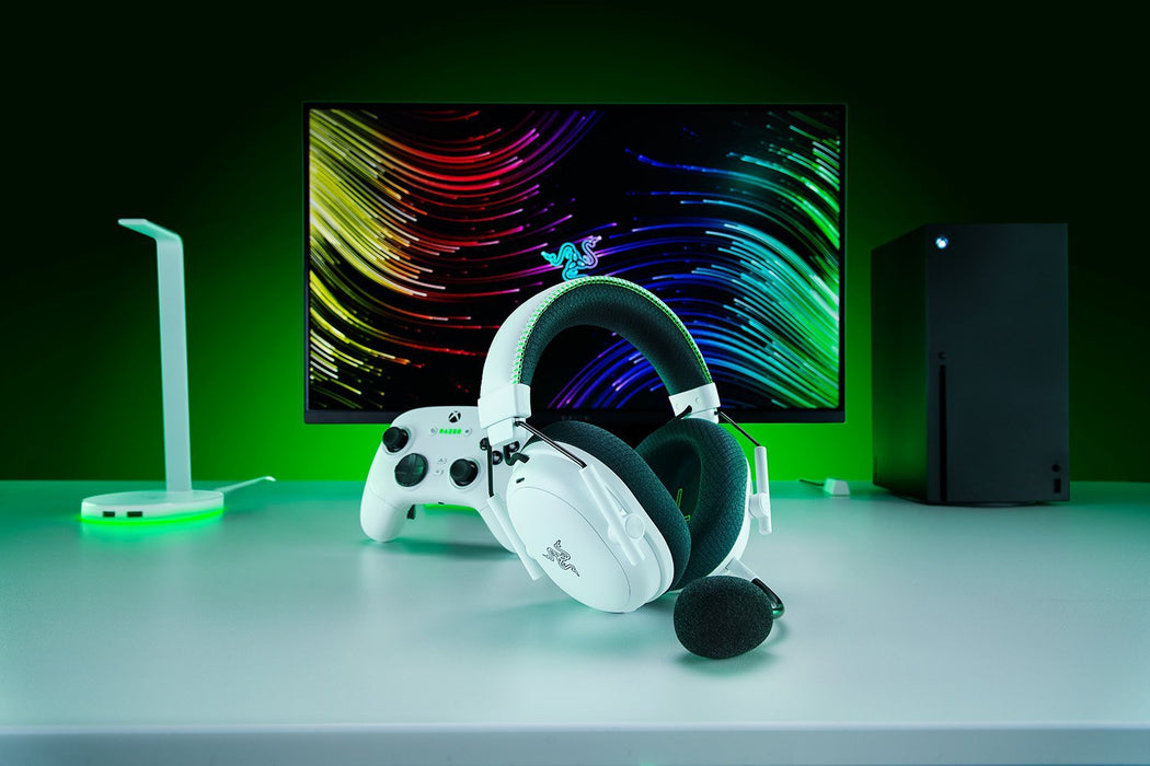 EAN 8887910061213 - Razer BlackShark V3 Pro Auriculares Inalámbrico y alámbrico Diadema Juego USB tipo A Bluetooth Blanco imagen 2