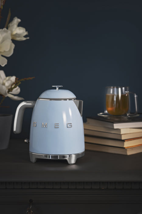 EAN 8017709302191 - Smeg KLF05PBEU tetera eléctrica 0,8 L 1400 W Azul imagen 20