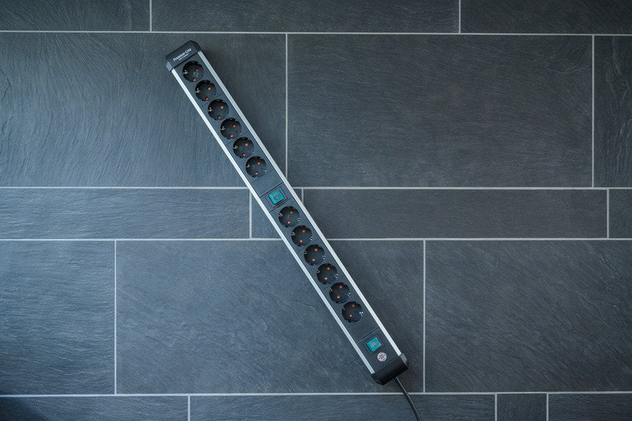 EAN 4007123677429 - Brennenstuhl 1391030200 base múltiple 3 m 12 salidas AC Interior Negro, Plata imagen 8