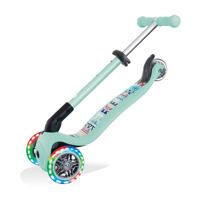 EAN 4895224403586 - Globber JUNIOR FOLDABLE FANTASY LIGHTS Niños Patinete de tres ruedas Azul imagen 4