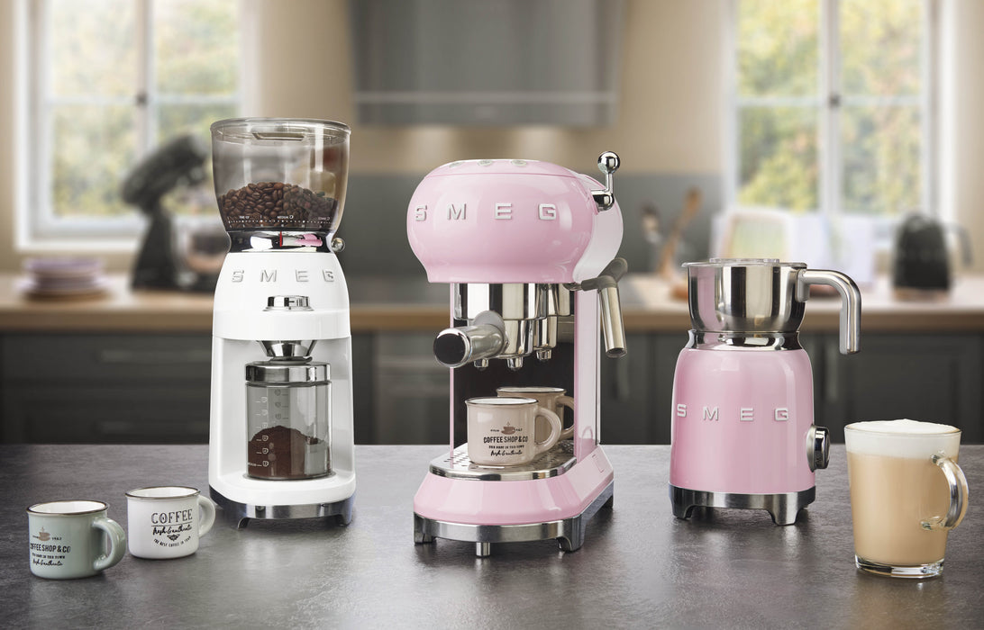 EAN 8017709318017 - Smeg CGF11WHEU molinillo de café 150 W Blanco imagen 8