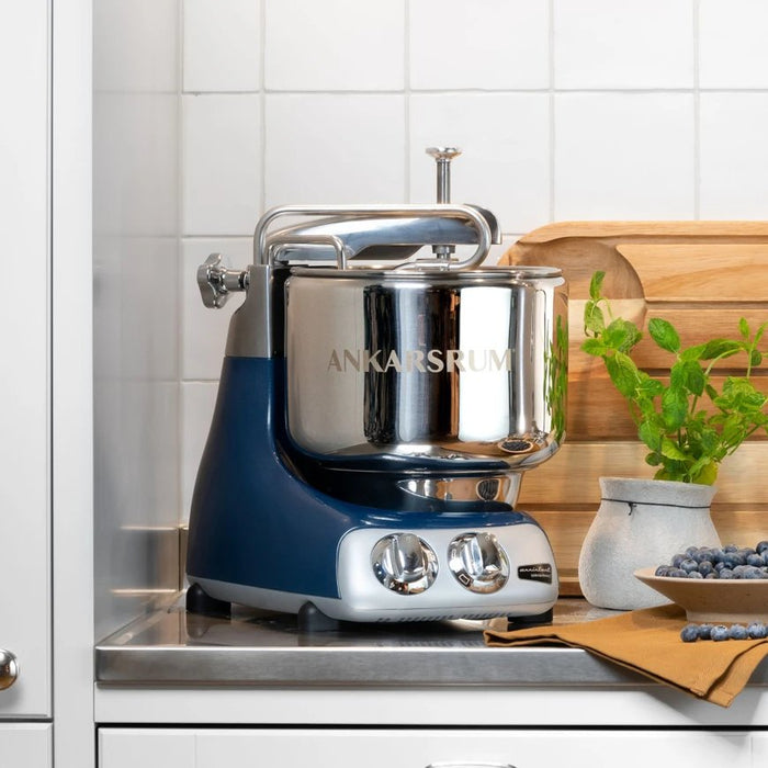 EAN 7350061086776 - Ankarsrum Assistent Original Batidora de varillas 1500 W Azul imagen 3