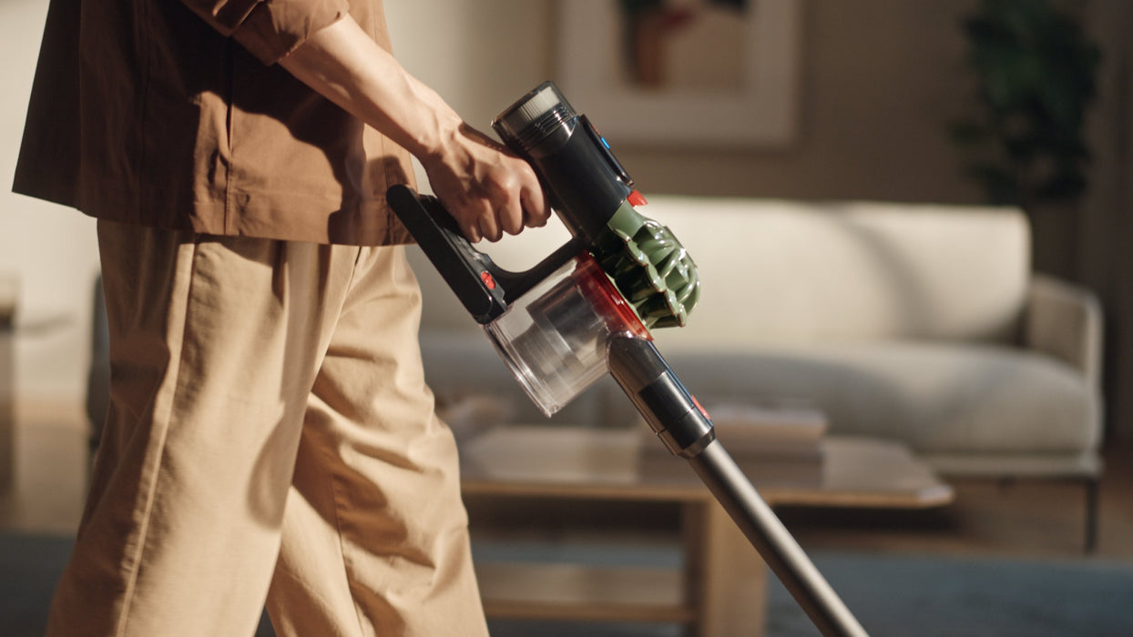 EAN 5025155136195 - Dyson V8 Cyclone Aspiradora escoba 2 en 1 Batería Secar Sin bolsa 0,54 L Negro imagen 7