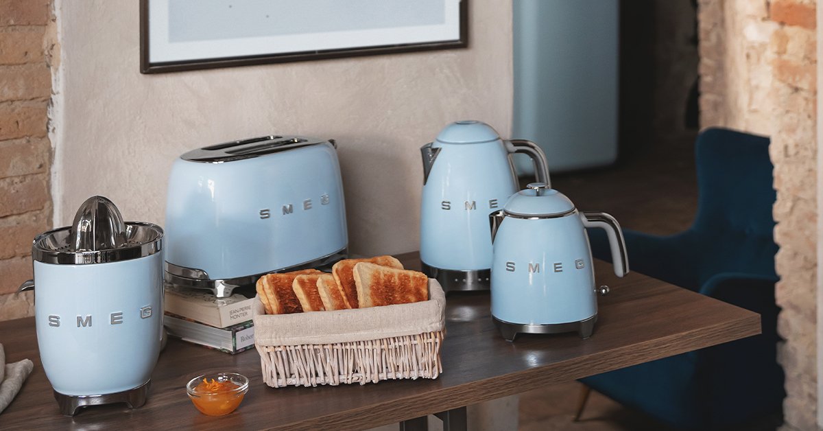 EAN 8017709231446 - Smeg KLF04PBEU tetera eléctrica 1,7 L 2400 W Azul imagen 8