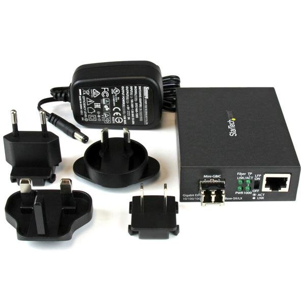 EAN 0065030861465 - StarTech.com MCM1110MMLC convertidor de medio 1000 Mbit/s 850 nm Negro imagen 5