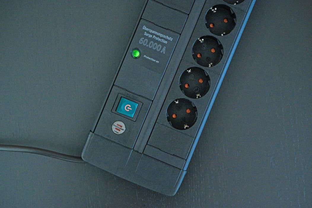 EAN 4007123674855 - Brennenstuhl 1256000678 base múltiple 3 m 8 salidas AC Interior Negro imagen 3