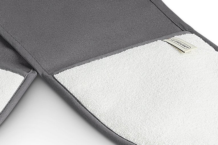 EAN 0630870209137 - Le Creuset 95001000444000 manopla y guante para horno Agarrador de cocina 1 pieza(s) Gris Algodón imagen 3