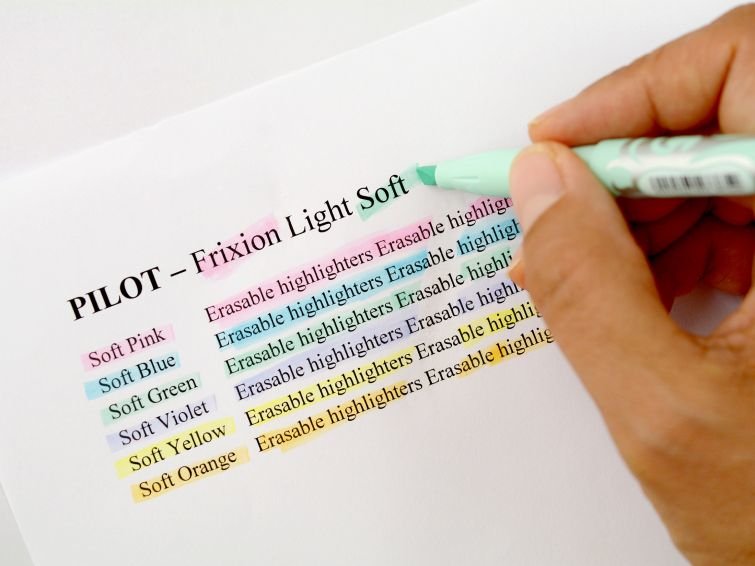 EAN 3131910572572 - Pilot FriXion Light Soft marcador 6 pieza(s) Punta de cincel Azul, Verde, Naranja, Rosa, Violeta, Amarill imagen 3