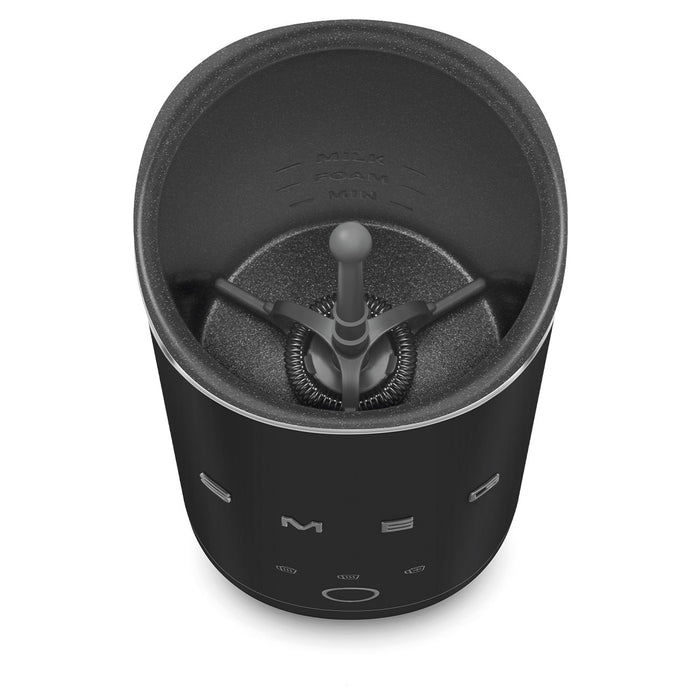 EAN 8017709361907 - Smeg MFF02BLMEU espumador o calentador de leche Calentador/espumador de leche automático Negro imagen 8