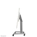EAN 8717371448059 - Neomounts NM-HUB2LIFTSILVER mueble y soporte para dispositivo multimedia Plata Soporte de suelo con rueda imagen 4