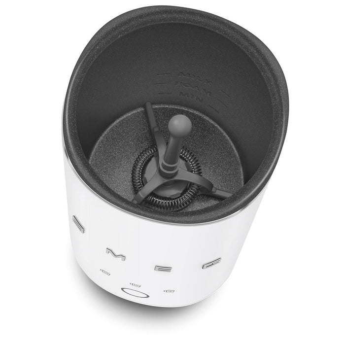 EAN 8017709361952 - Smeg MFF02WHMEU espumador o calentador de leche Blanco imagen 9