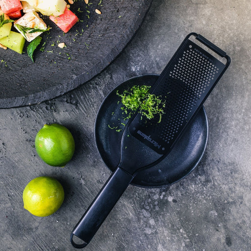 EAN 98399430041 - Microplane 43004 cortador de verduras en espiral o rallador manual Rallador plano Negro imagen 2