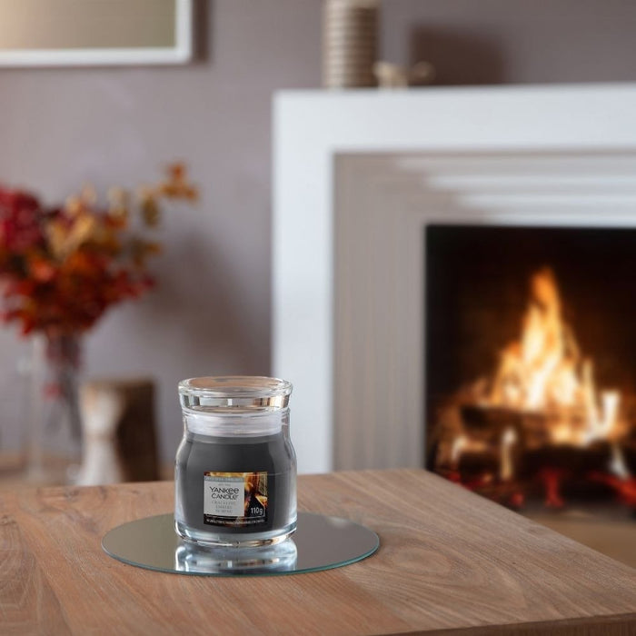 EAN 5038581191843 - Yankee Candle Crackling Embers vela Cilindro Madera Gris 1 pieza(s) imagen 2