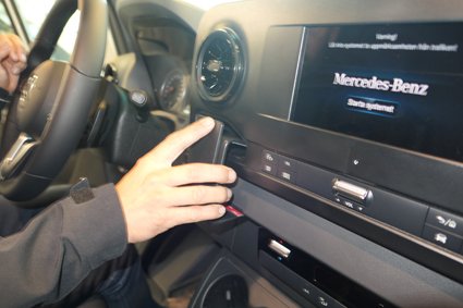 EAN 7320282135560 - Brodit 213556 soporte Soporte pasivo Ordenador portátil, Teléfono móvil/smartphone, Navegante Negro imagen 2