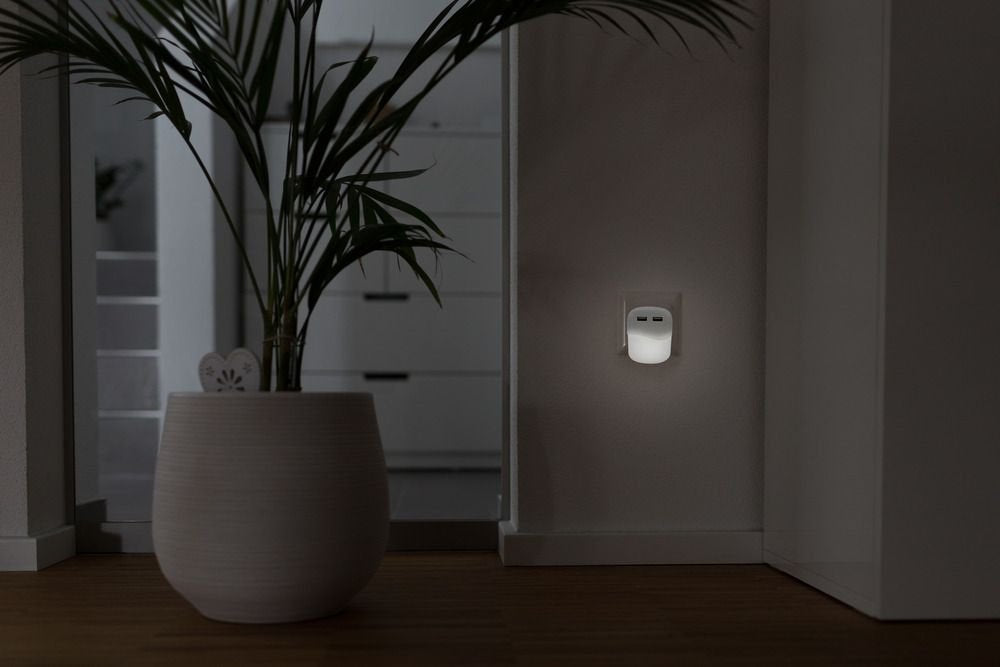 EAN 4013674172719 - Ansmann NL15AC + 2USB Luz de noche con enchufe o Luz quitamiedos con enchufe imagen 2