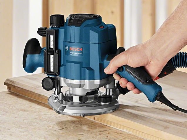 EAN 3165140690065 - Bosch GOF 1250 CE Negro, Azul 24000 RPM 1250 W imagen 3