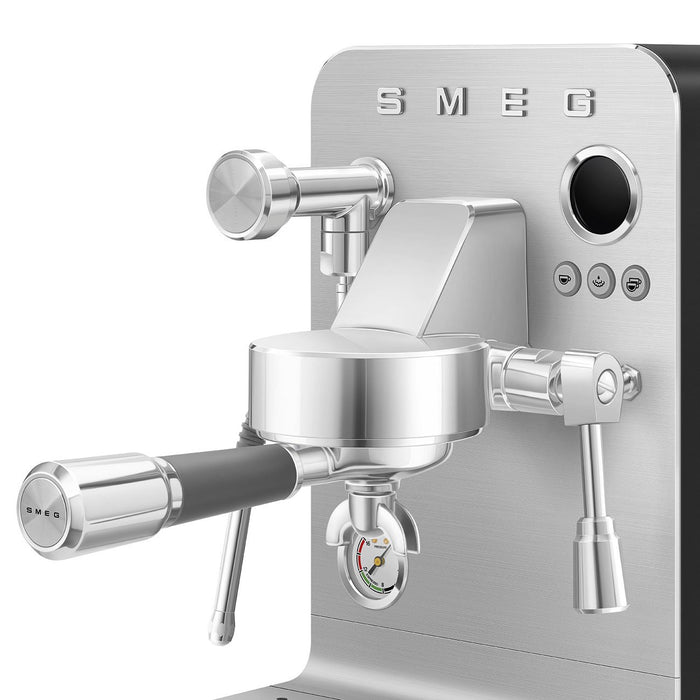 EAN 8017709346935 - Smeg EMC02BLMEU cafetera eléctrica Manual Máquina espresso 1,7 L imagen 14