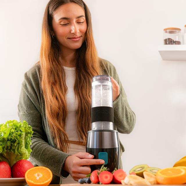 EAN 8435484039161 - Cecotec Power Titanium 900 ProGo 0,57 L Batidora de vaso portátil 900 W Negro, Gris imagen 6