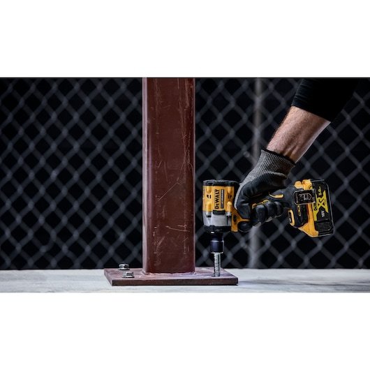 EAN 5035048743683 - DeWALT DCF921NT-XJ atornilladora de impacto con batería 1/2" 600 Nm Negro, Amarillo 18 V imagen 6