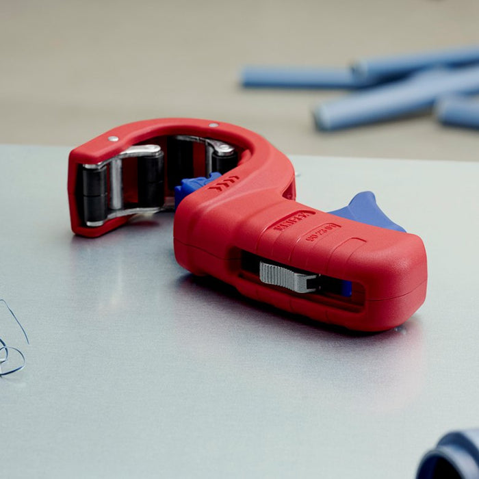 EAN 4003773087809 - Knipex 90 23 01 BK cortatubos manual Cortador para tubos imagen 31