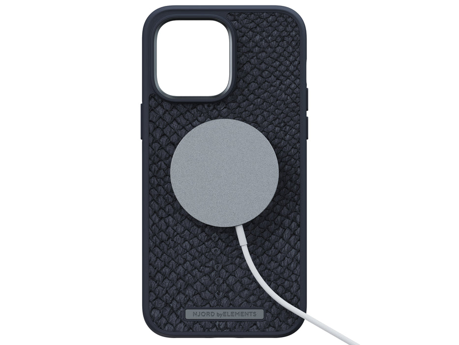 EAN 8720574621419 - Njord byELEMENTS Salmon Leather Magsafe funda para teléfono móvil 17 cm (6.7") Negro imagen 3