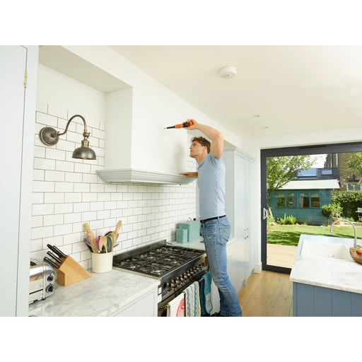 EAN 5035048699966 - Black & Decker BCF603C-QW destornillador eléctrico y llave de impacto 180 RPM Negro, Naranja imagen 2